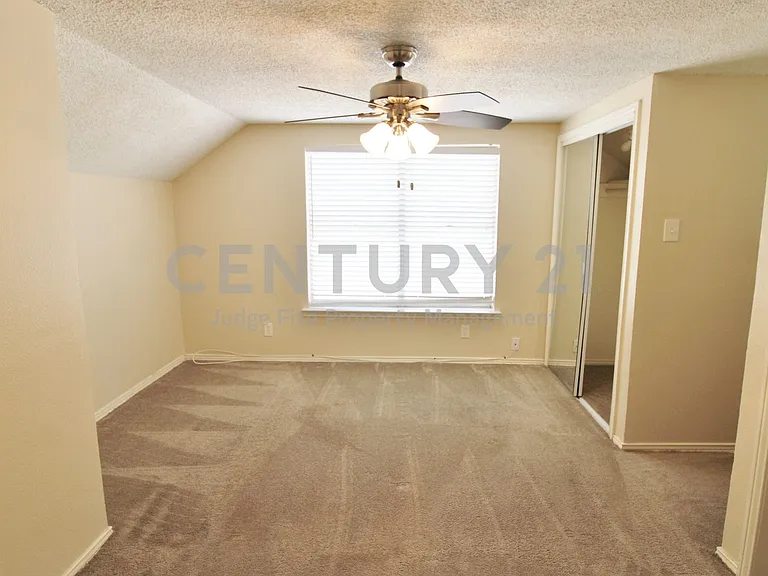 900 Valley Ridge Dr — Photo 14