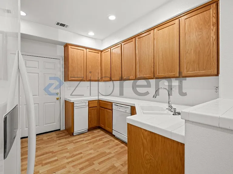 6325 Bray Ct — Photo 10