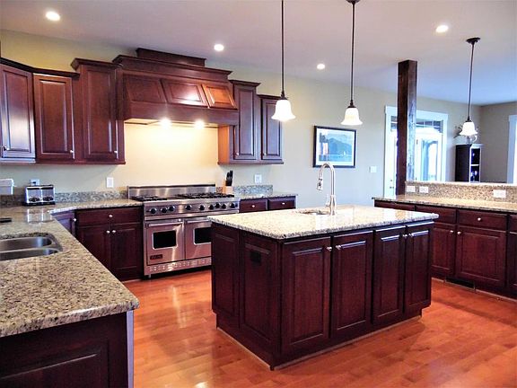 4th image of 127 Riverbay Dr