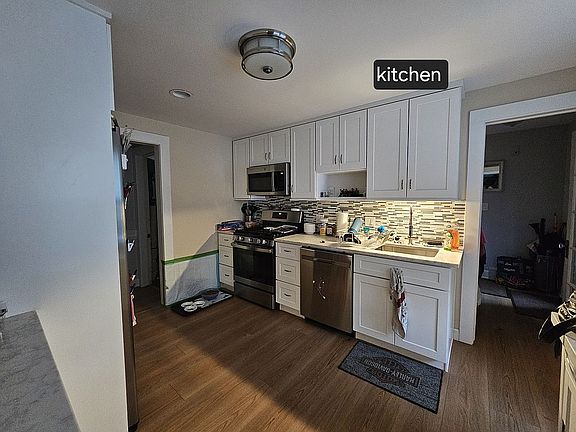 3rd image of 33 Colonial Rd APT 10