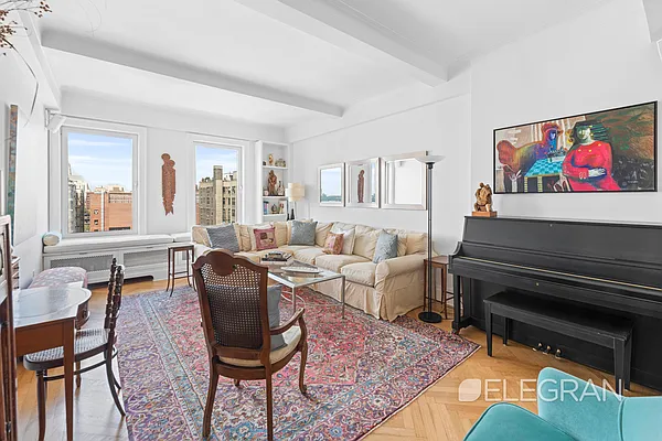 Sold by (Legacy) Elegran | media 4