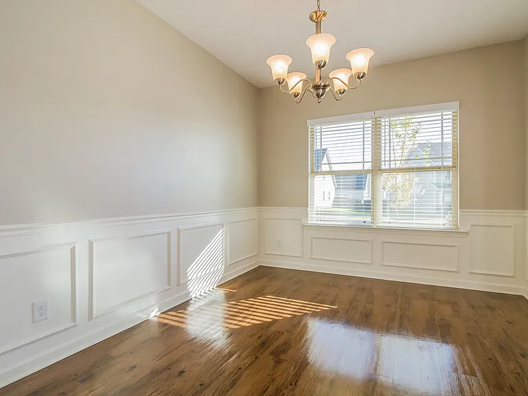 8005 Lakota Ct — Photo 4