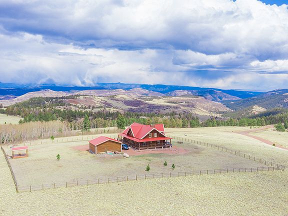 Nothing but private land 