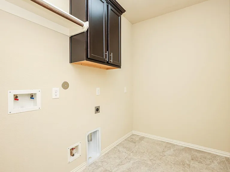 21911 Avalon Queen Dr — Photo 17