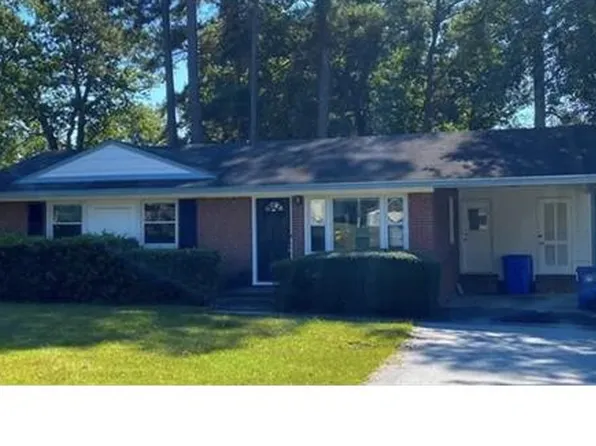 5231 Merritt Dr, Fayetteville, NC 28314