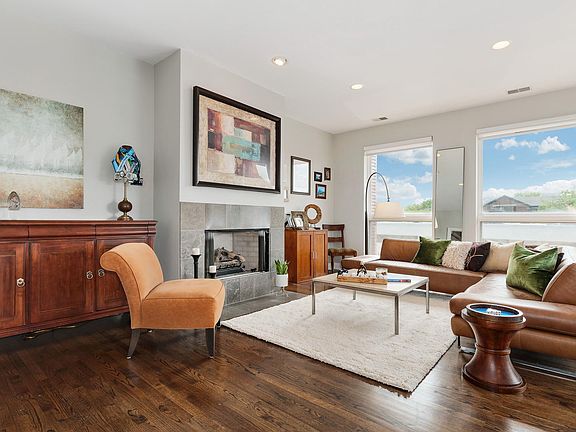 5th image of 3601 N Southport Ave Unit 3C
