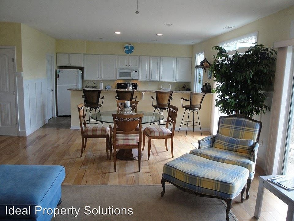 1st image of 38187 West Dr