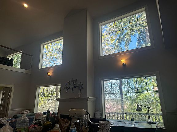 3rd image of 895 Pine Forest Dr