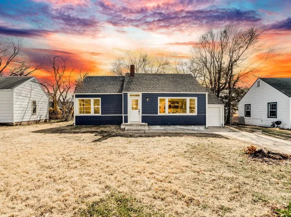 3009 E Maplewood Dr, Wichita, KS 67214