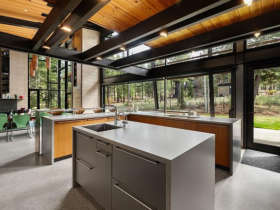 5th image of 9612 Dunsmuir Way