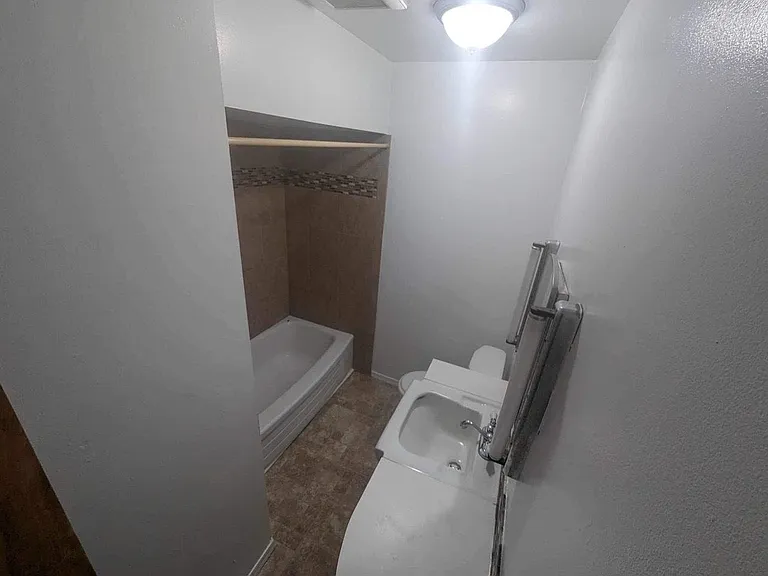 414 W Pueblo St — Photo 5