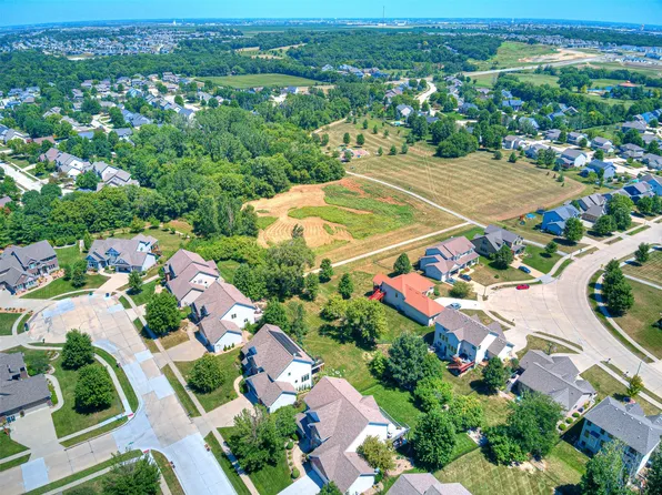 3109 150th St, Urbandale, IA 50323