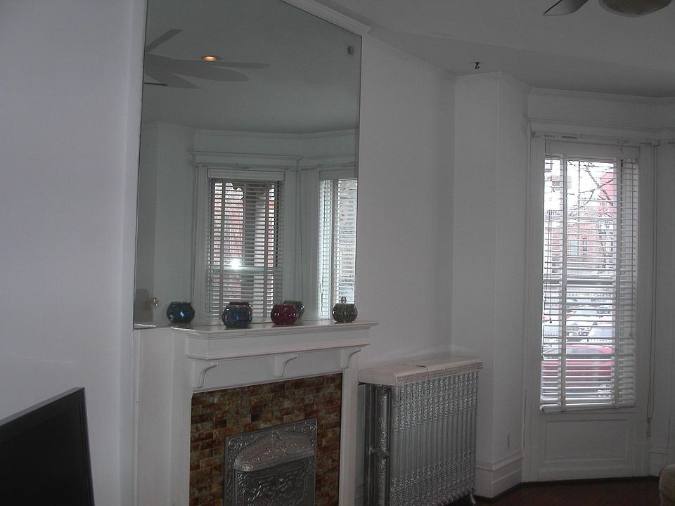 1st image of 1140 W Diversey Pkwy