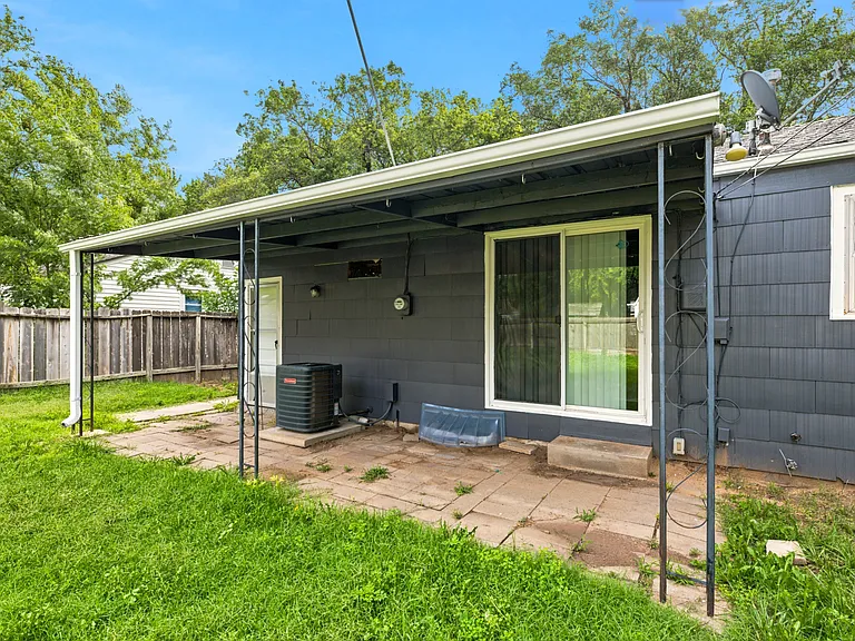 4533 S Oak Ave — Photo 10