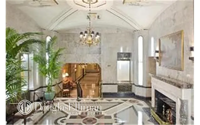 Rented by Douglas Elliman | media 16