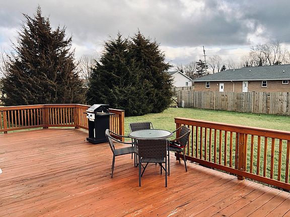 5th image of 1111 Quail Hollow Dr