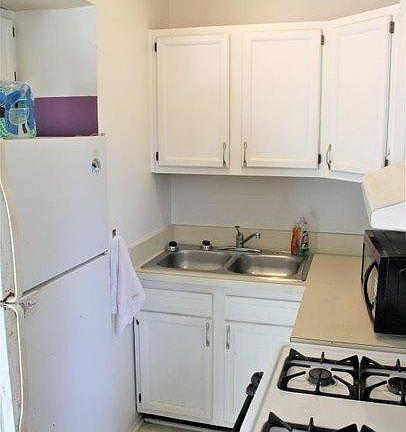5th image of 2347 Ackley Ave