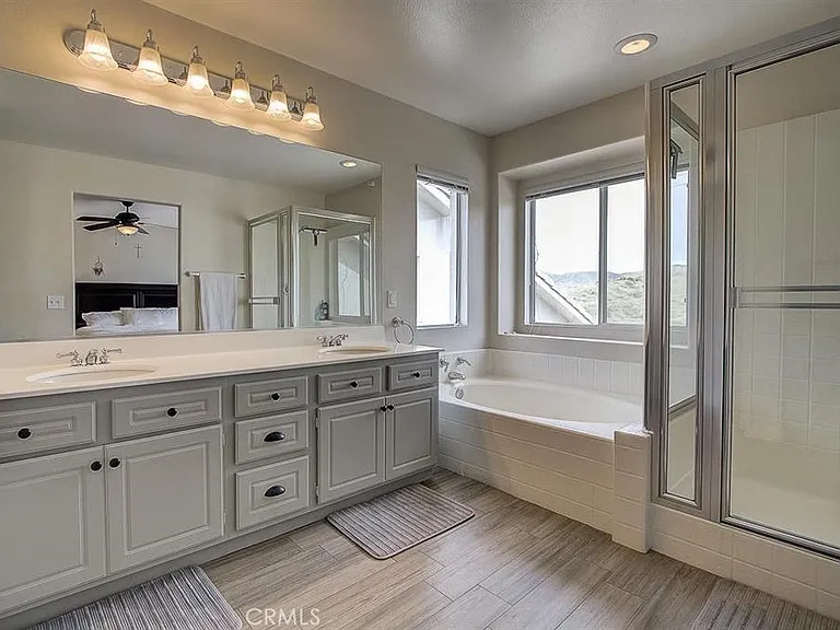 28545 Calex Dr — Photo 19