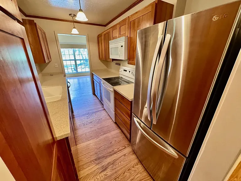 600 Fairway Dr — Photo 6