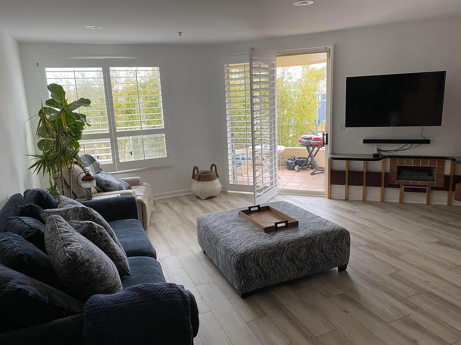 2 bed, 1188 sqft, $4,950 — Photo 1