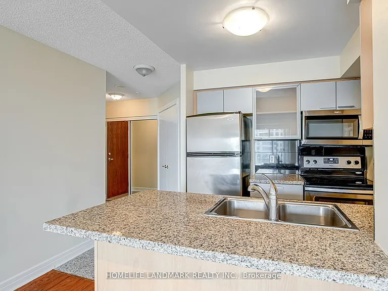 16 Harrison Garden Blvd #2508 — Photo 21