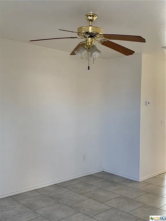 2807 Vernice Loop — Photo 3