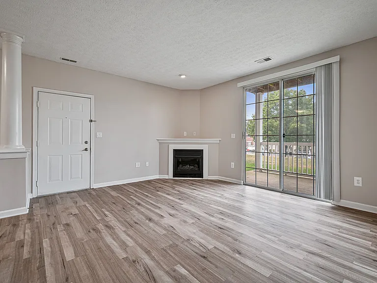 90 Berkley Manor Drive_4 - 3b2b Unit 1212