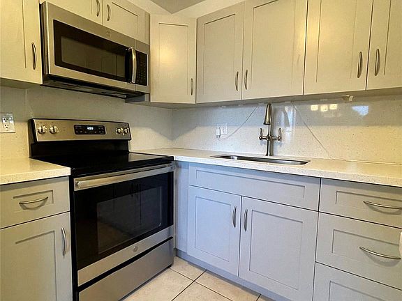 2nd image of 2440 Lake Osborne Drive #201