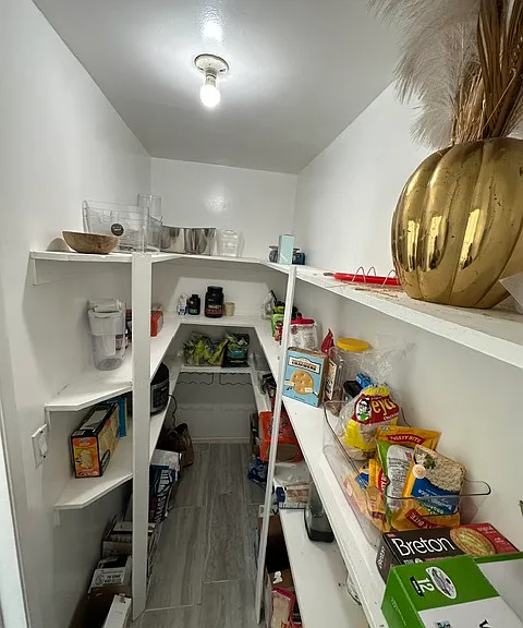 930 3rd St #302 — Photo 9