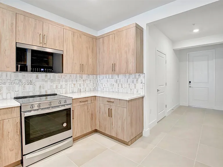 129 SW 171st Way — Photo 4