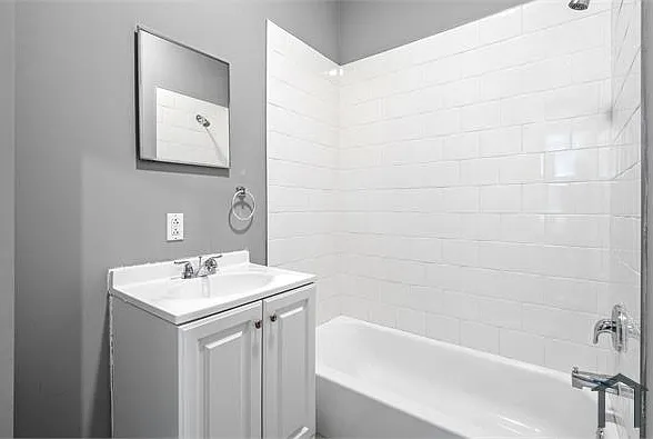 5130 Kensington Ave #1F — Photo 7