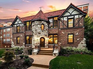 731 Westwood Dr APT 2N, Saint Louis, MO 63105