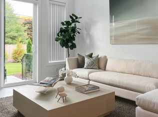 21 Heritage Ln #60, Woodbridge, CT 06525