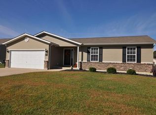 208 Freedom Ln, Wright City, MO 63390