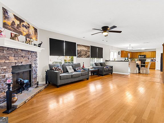4th image of 159 Jenna Ln