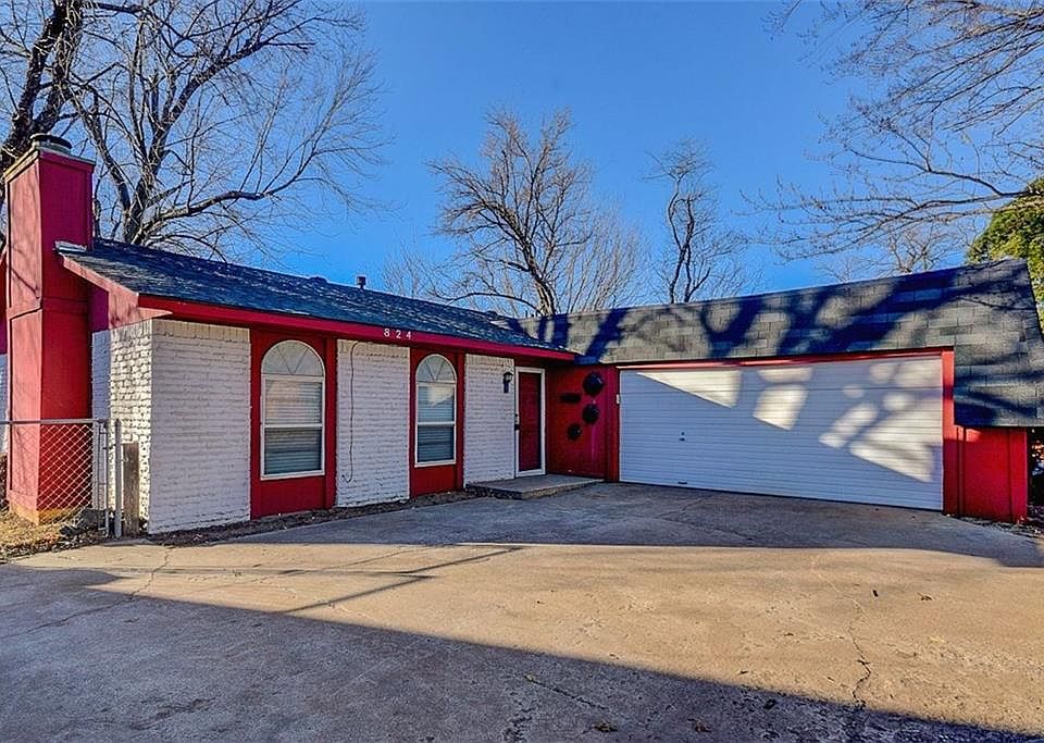 1st image of 824 Douglas Dr