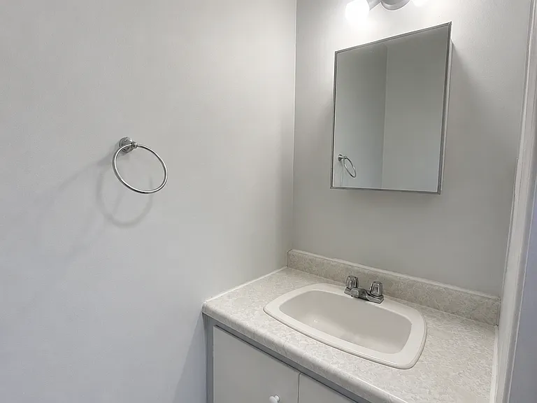15 Tracey Park Dr #14 — Photo 10