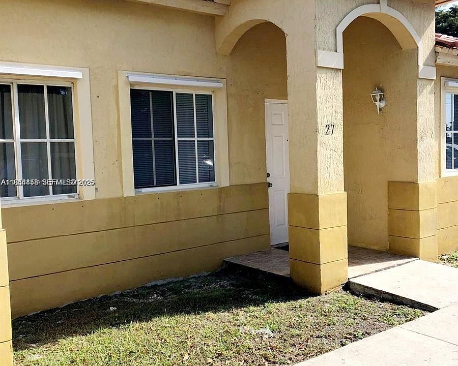 1st image of 27 NE 13th Ave #4
