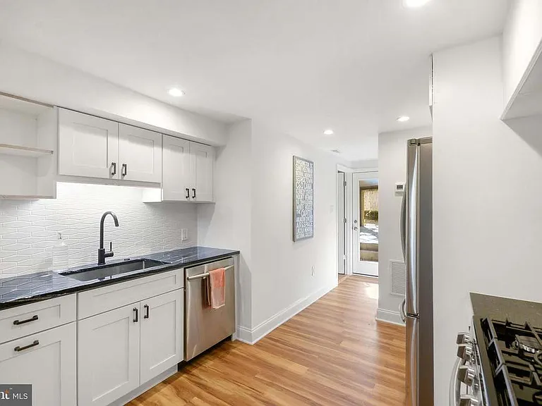 1339 S Carolina Ave SE #B — Photo 7