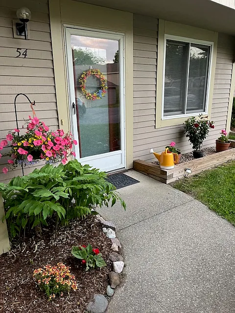 54 Overlook Dr — Photo 2