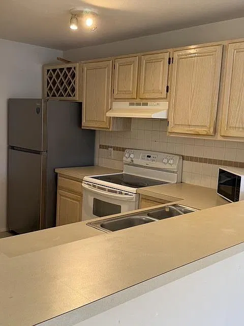 2 bed, 1.0 bath, 857 sqft, $2,095 — Photo 4