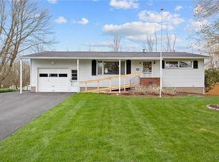 9391 Woodlawn Dr, Brewerton, NY 13029