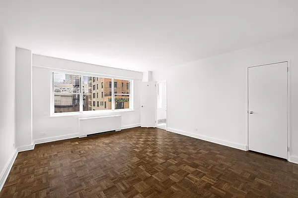 Living room, photo 2