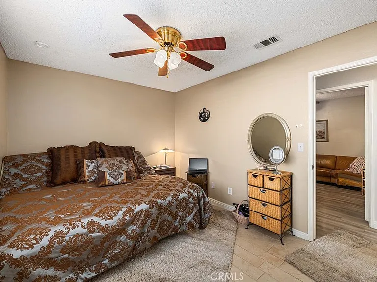 44115 Hunter Ct — Photo 17