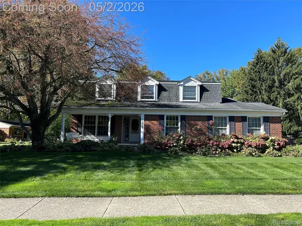 9025 Muirland Dr, Plymouth, MI 48170
