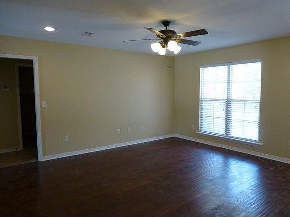 4th image of 271 Lost Orchard Dr