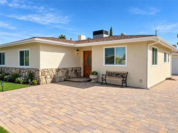 11246 Lull St, Sun Valley, CA 91352