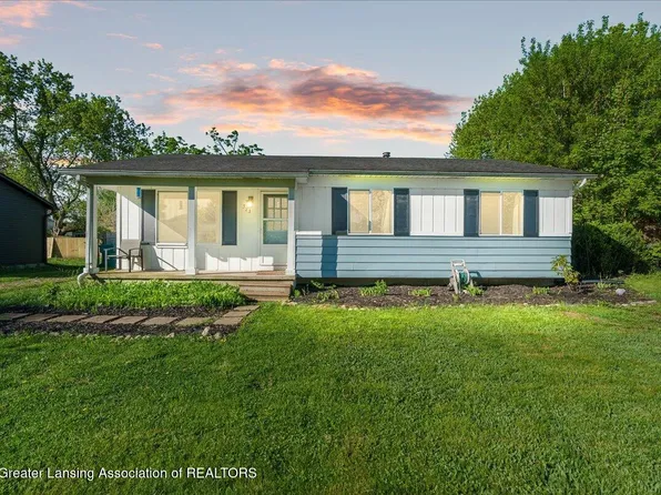 323 Scarlett Oak Dr, Perry, MI 48872