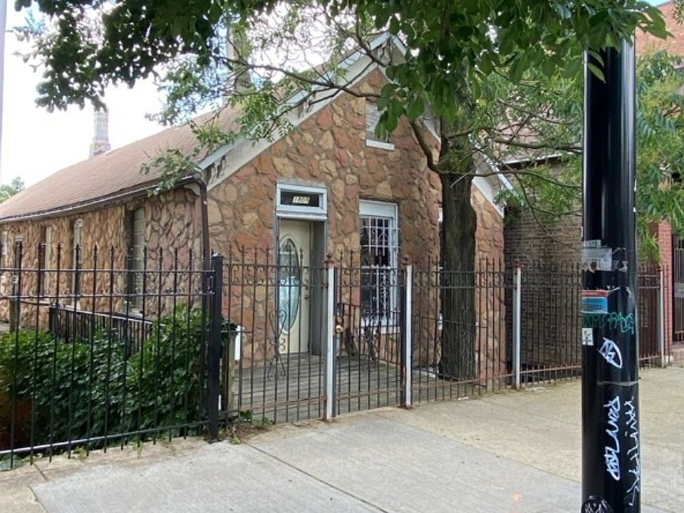 2nd image of 1809 W 21st St