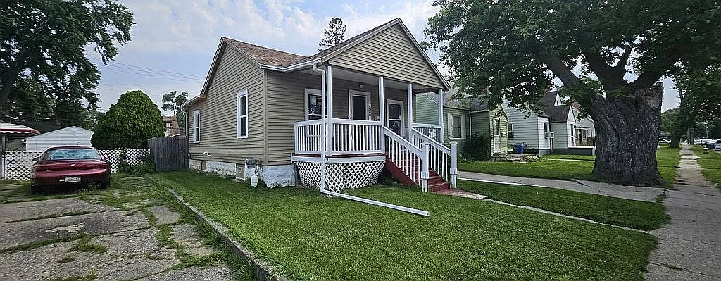 7527 Paige Ave photo 1